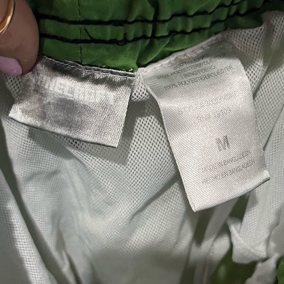 MINECRAFT Green Creeper Board Short Swim Trunks - Picture 5 of 6